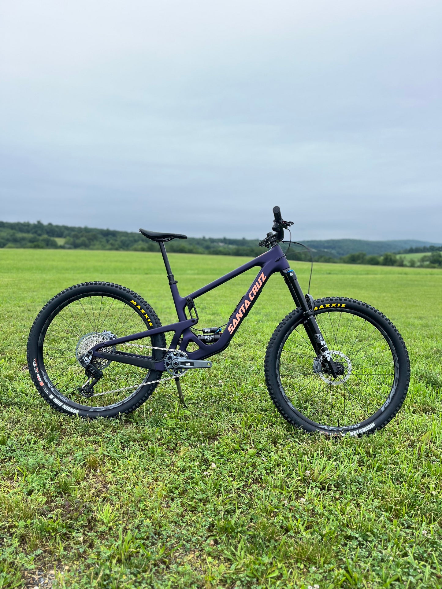 2025 Santa Cruz Hightower V4 Large GX AXS Kit Demo