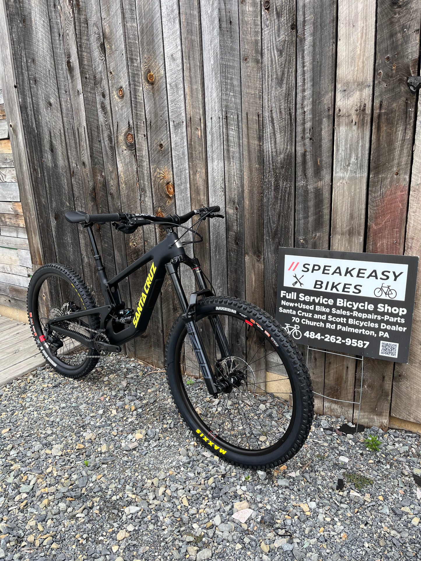 2025 Santa Cruz Nomad C 70 Med Demo