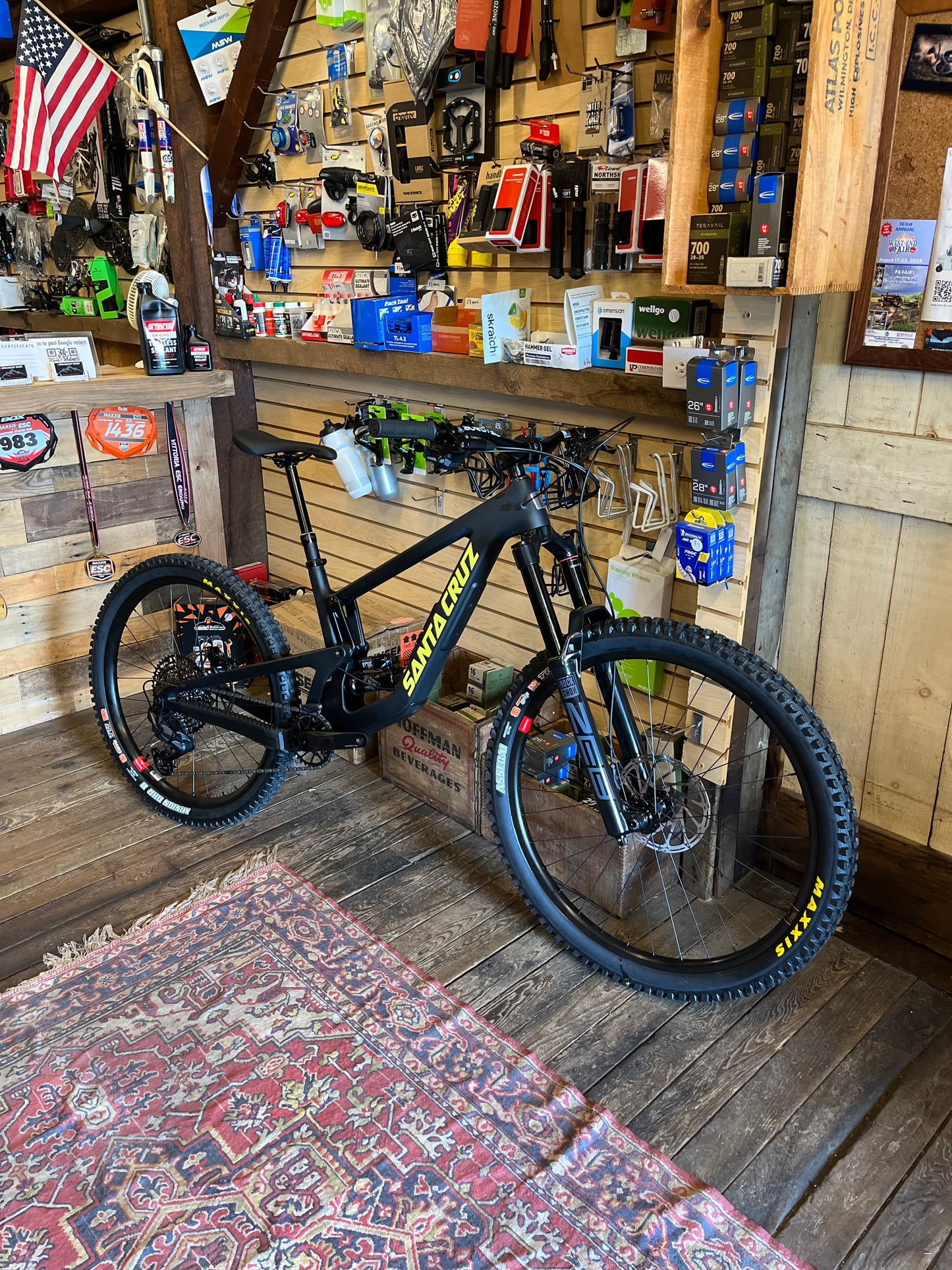 2025 Santa Cruz Nomad C 70 Med Demo